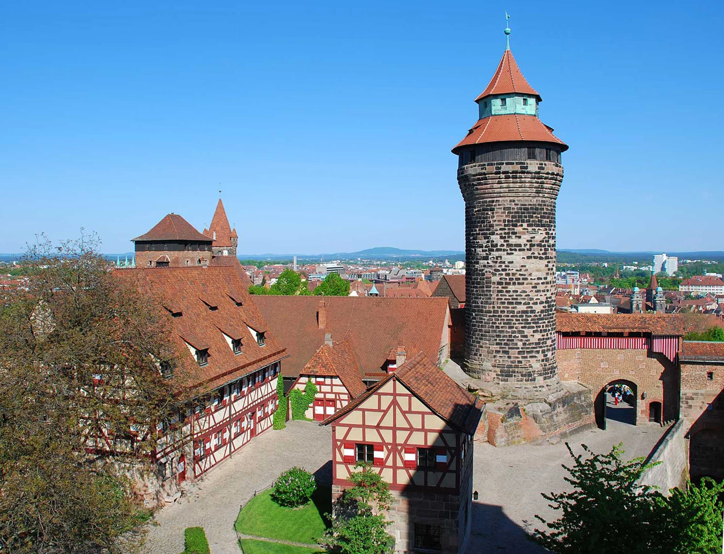 Nuremberg. Le Kaiserburg (le château) et son donjon.