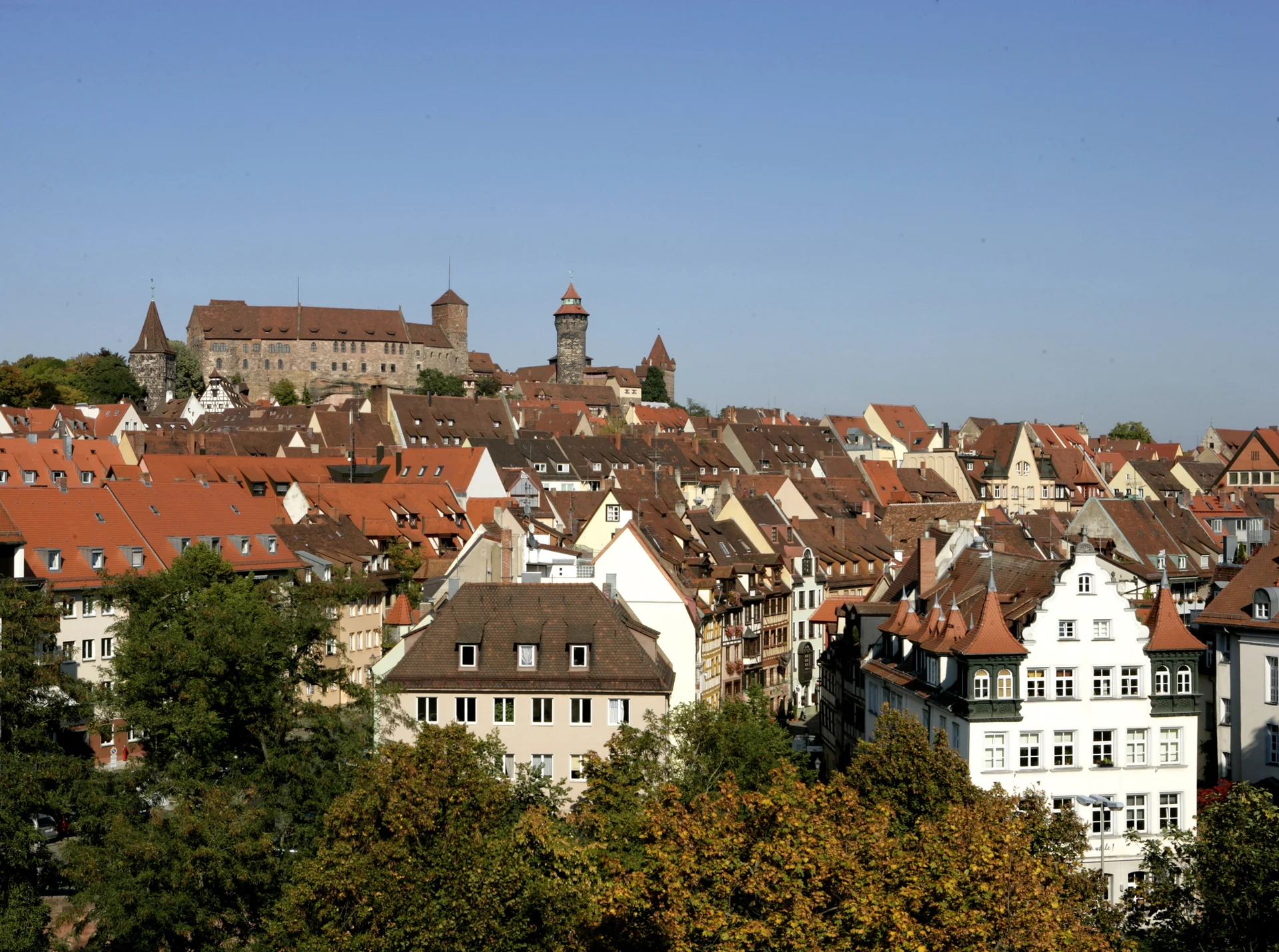 Nuremberg. La vieille ville dominée par le Kaiserburg.
